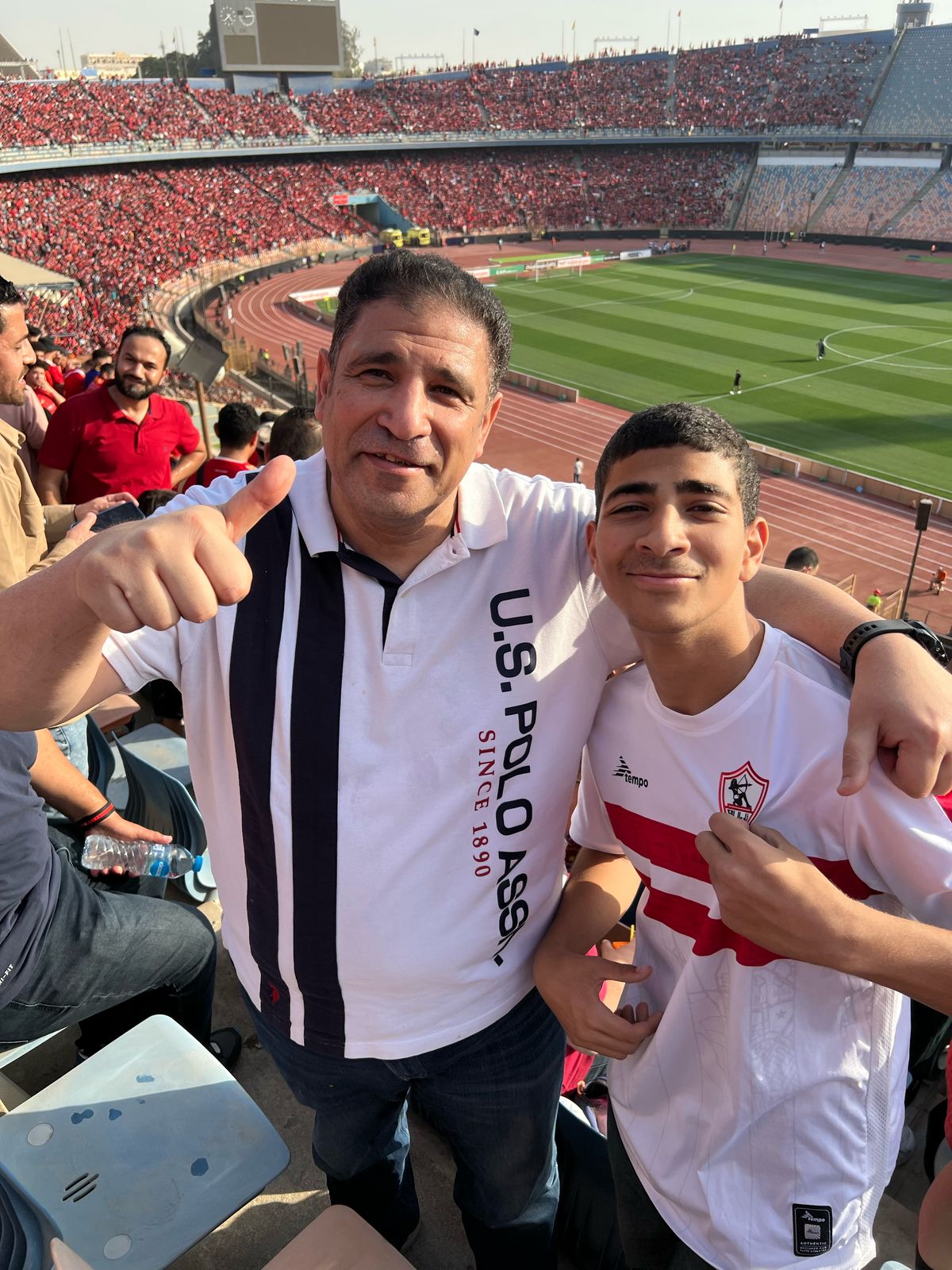 مشجع زملكاوى فى مدرجات الأهلى (2)