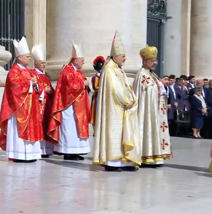 بطريرك الأقباط الكاثوليك يشارك في صلوات وداع البابا فرنسيس (1)