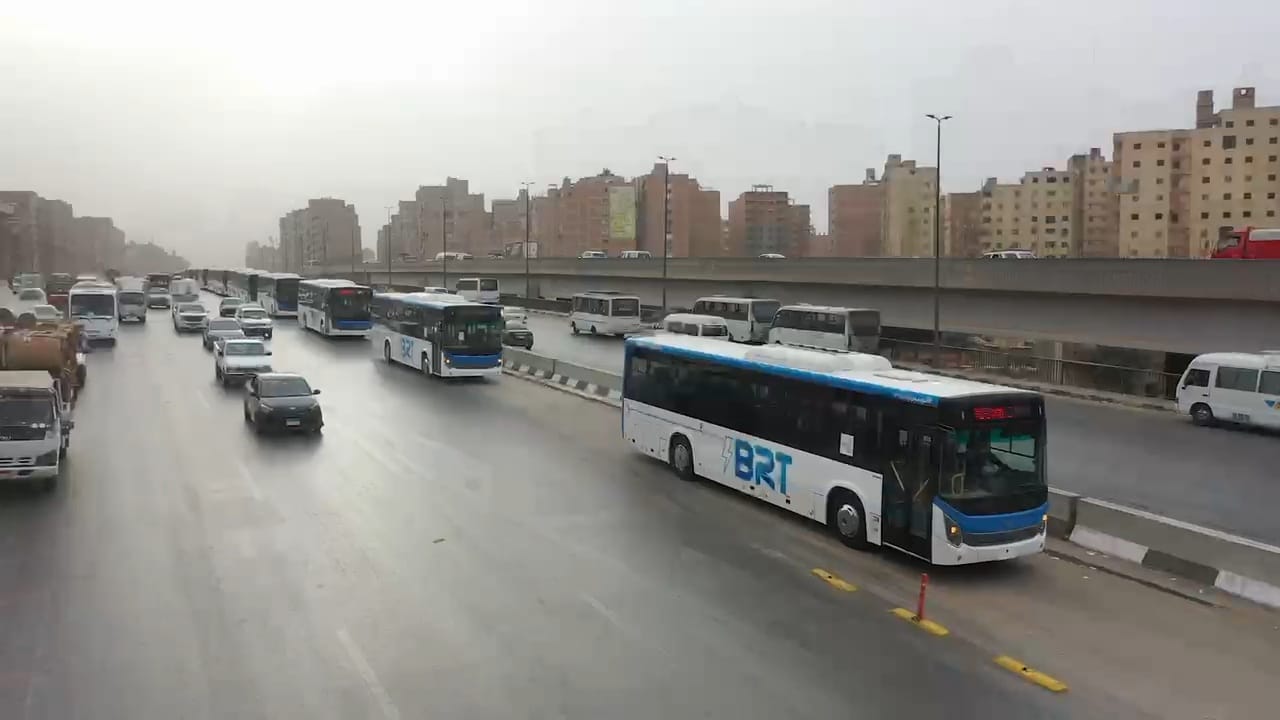 النقل تواصل تجارب تدريب سائقي الأتوبيس الترددي استعدادا لتشغيله (3)