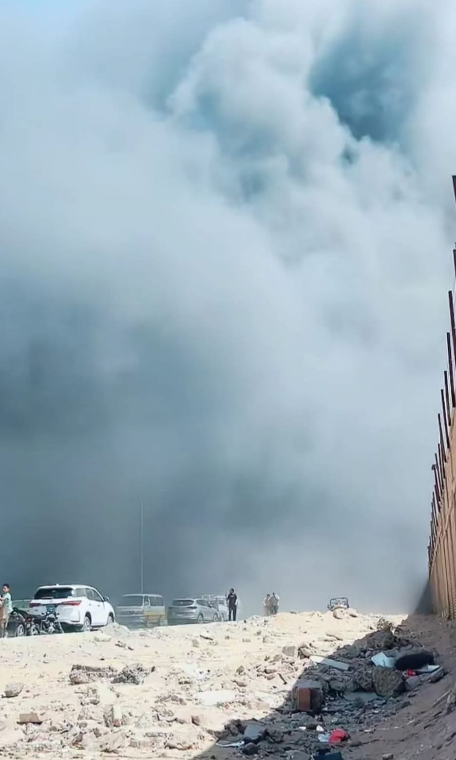 حريق داخل مصنع فى مدينة 6 أكتوبر (5)