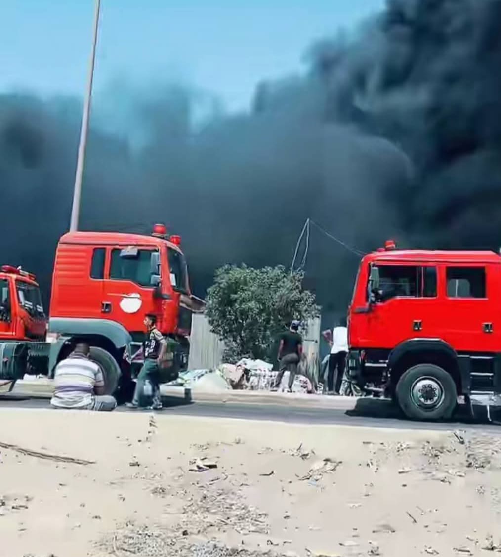 حريق داخل مصنع فى مدينة 6 أكتوبر (4)