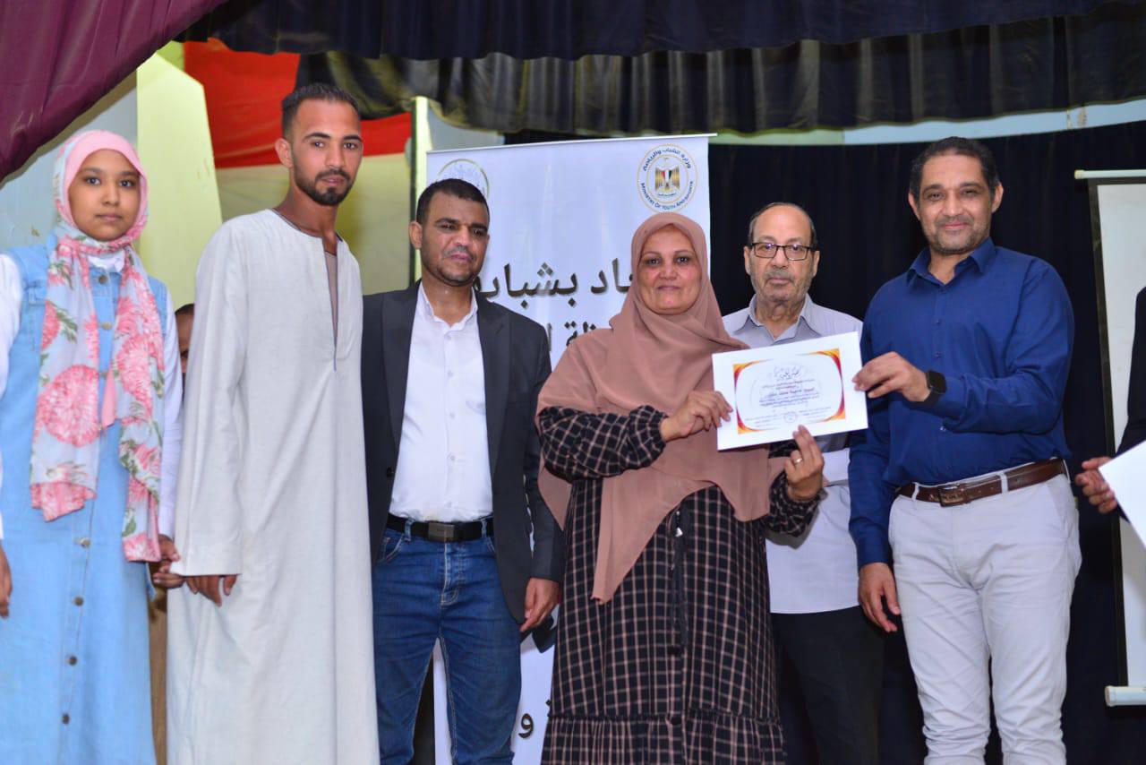 تكريم الأمهات المثاليات فى مدينة أرمنت