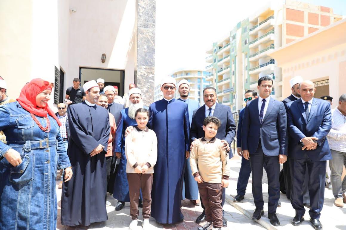مفتى الجمهورية مع اهالى مطروح مفتى الجمهورية مع اهالى مطروح