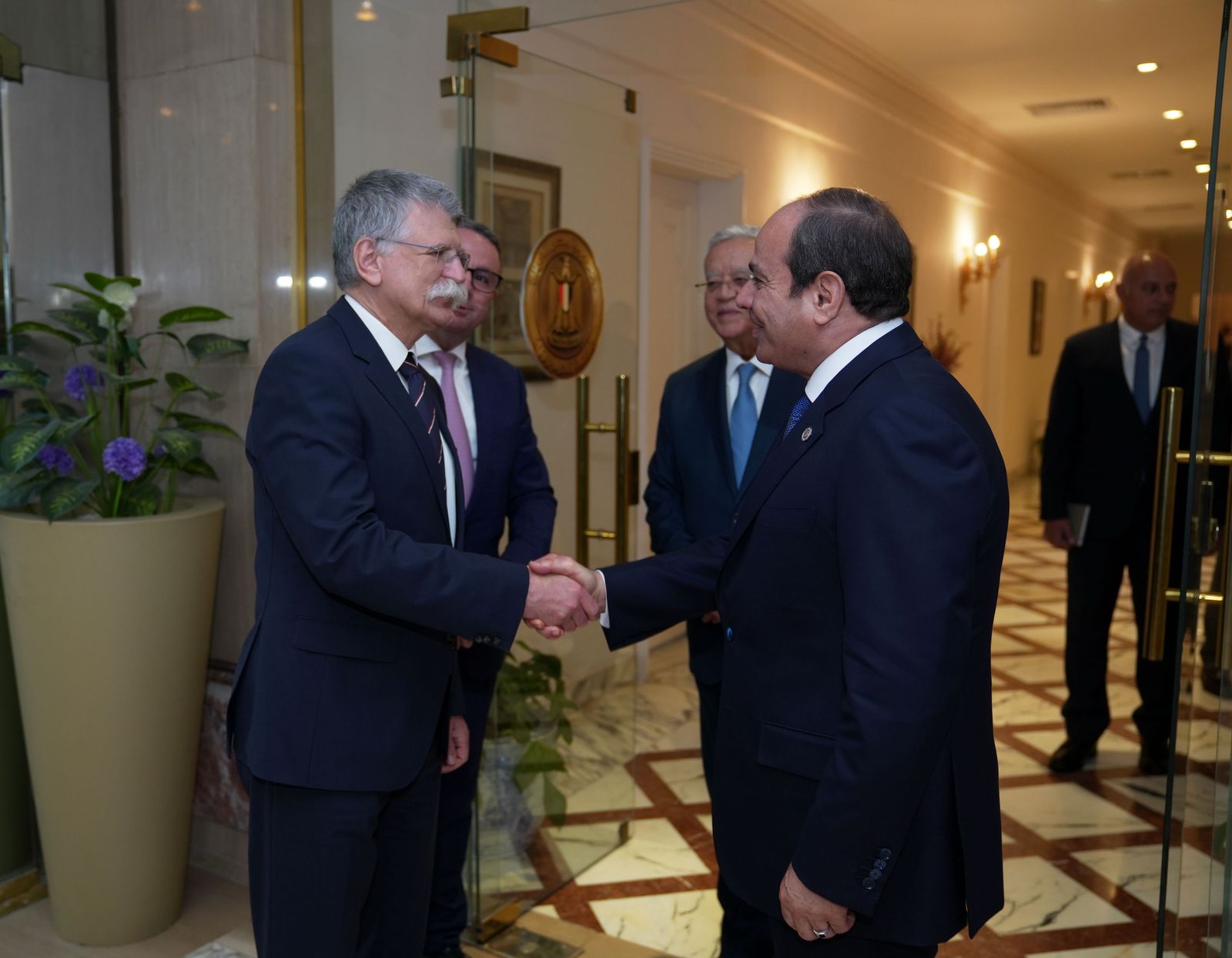 الرئيس السيسي ورئيس البرلمان المجري لازلو كوفير الرئيس السيسي ورئيس البرلمان المجري لازلو كوفير