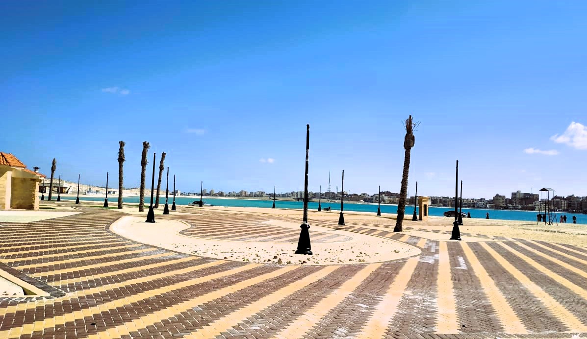 شاطئ روميل يناغم مع سحر الطبيعة شاطئ روميل يناغم مع سحر الطبيعة