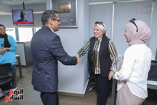 الزميلة-رباب-فتحي-ترحب-بزيارة-خالد-البلشي