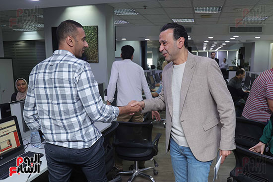 عمرو-بدر-خلال-جولته-في-اليوم-السابع