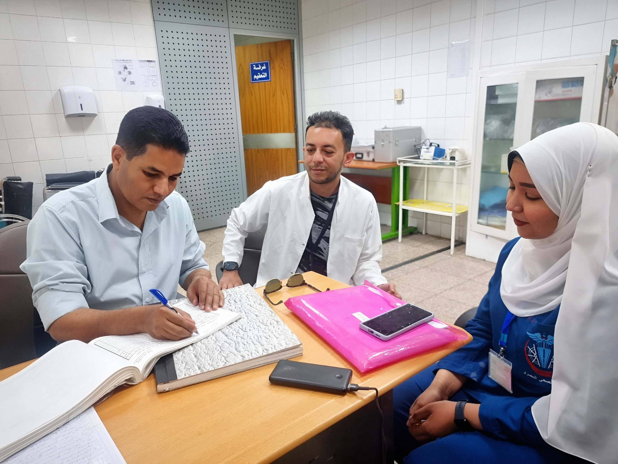 جولة بالحجر الصحى بمطار الأقصر الدولى لمتابعة الموقف الوبائي