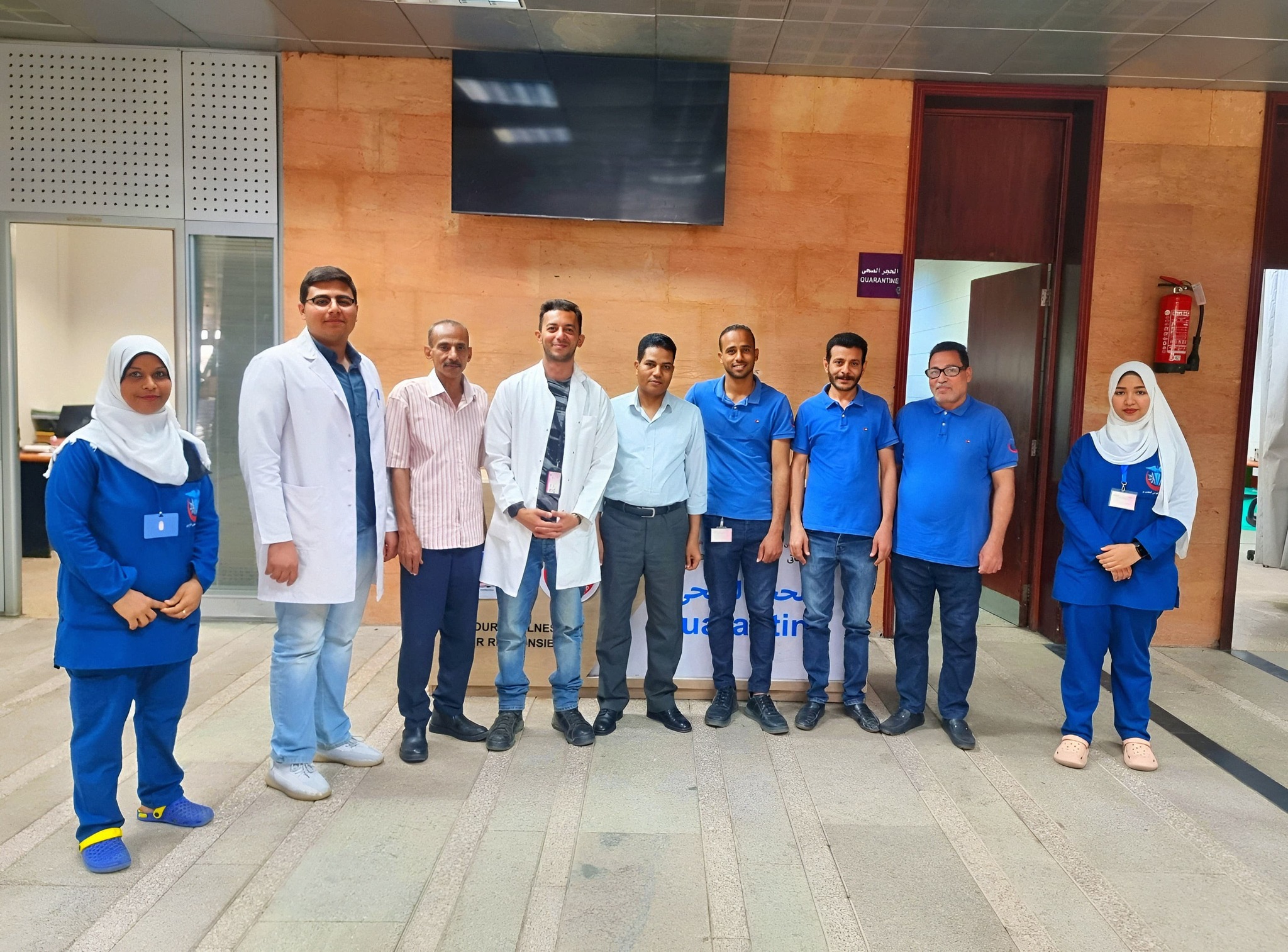 وكيل صحة الأقصر يتفقد الحجر الصحى بمطار الأقصر الدولى