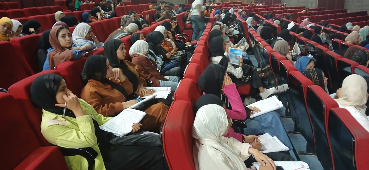 مرجعات الثانوية العامة المجانية في اللغة العربية والإنجليزية بالأقصر مرجعات الثانوية العامة المجانية في اللغة العربية والإنجليزية بالأقصر