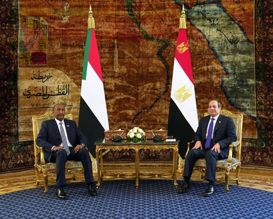 الرئيس السيسي يستقبل البرهان (1)