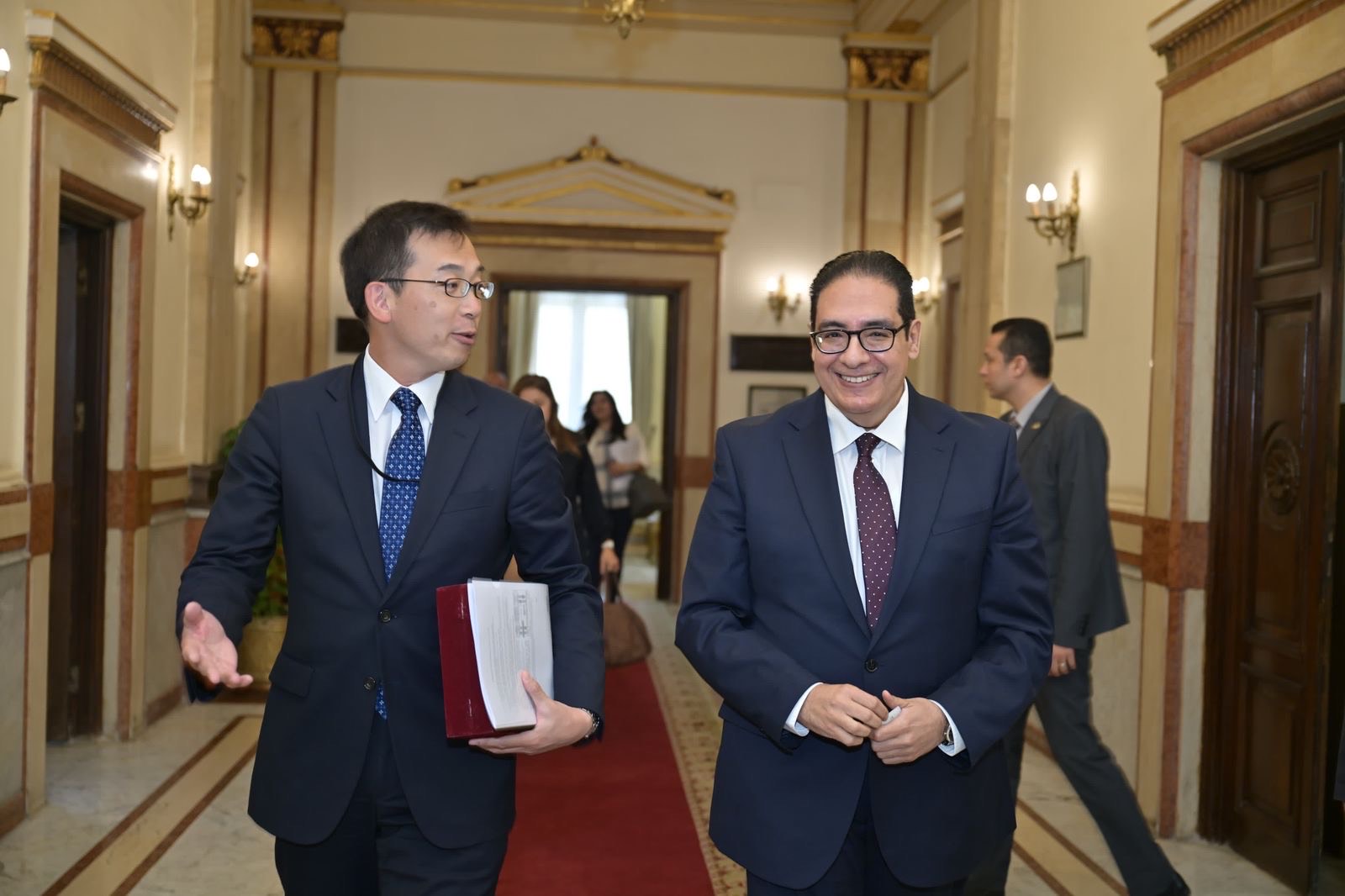 رئيس جامعة القاهرة يستقبل الممثل الجديد لهيئة التعاون الدولي اليابانية رئيس جامعة القاهرة يستقبل الممثل الجديد لهيئة التعاون الدولي اليابانية