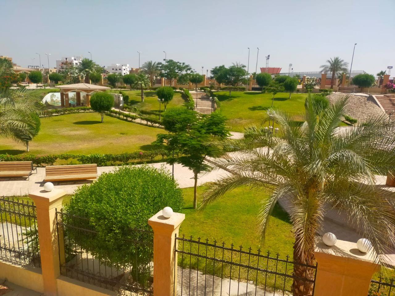 سحر المساحات الخضراء والزراعات فى مدينة طيبة الجديدة