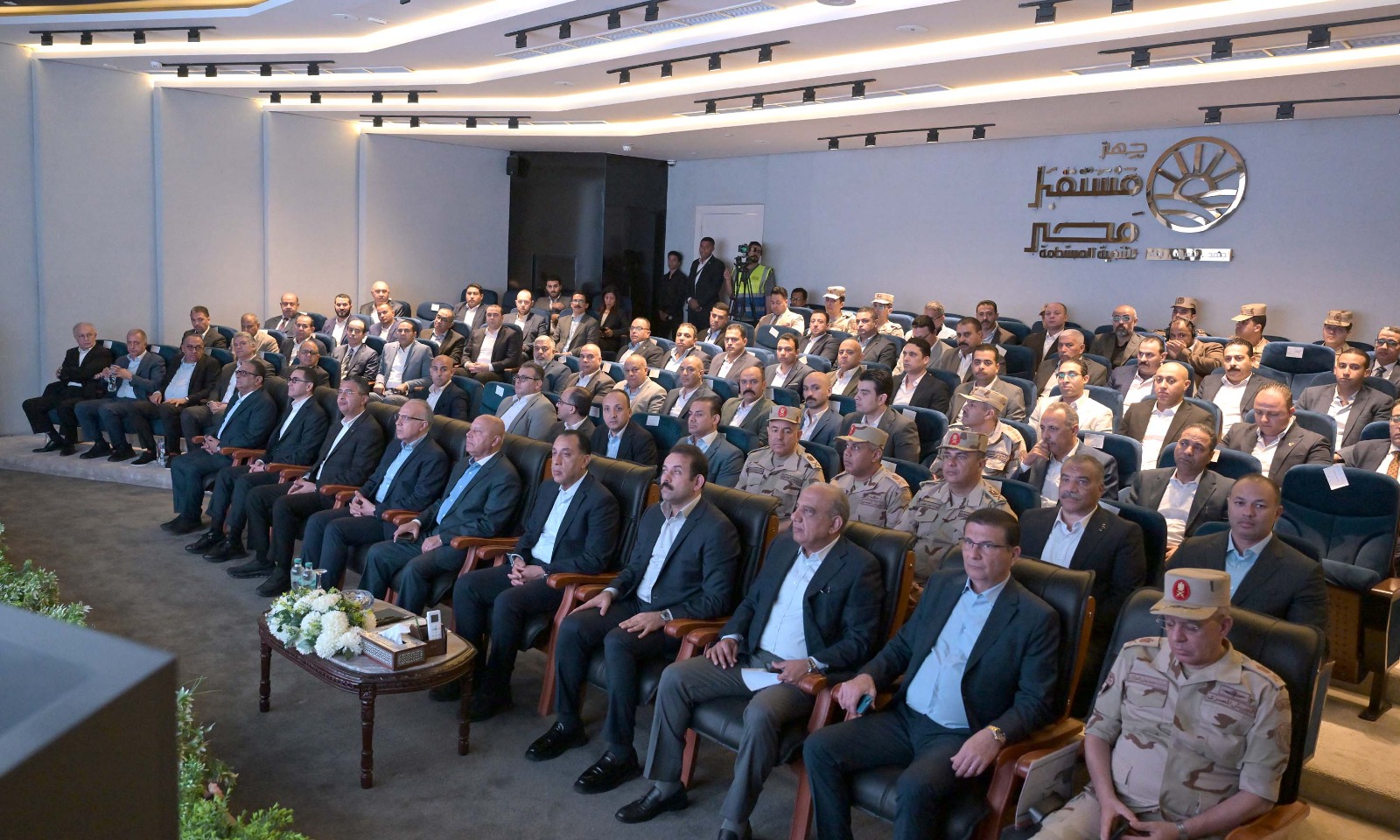جولة رئيس الوزراء  (2)