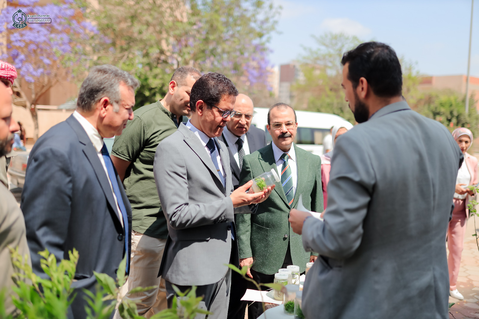 خلال تفقد المعرض