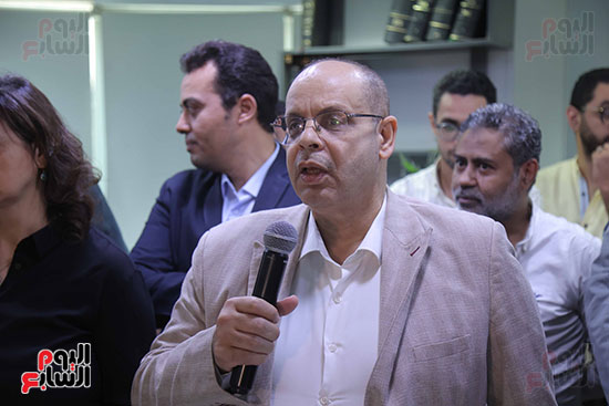 صحفيو اليوم السابع يجددون دعمهم للزميل محمد السيد الشاذلى بانتخابات الصحفيين (12)