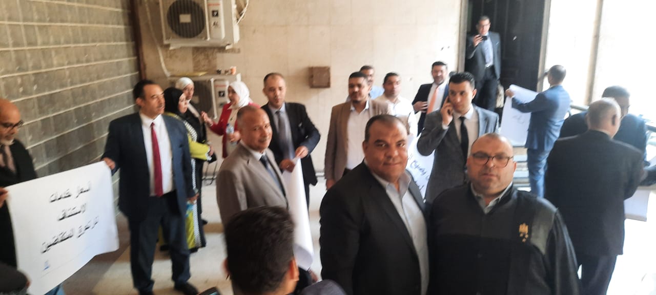 وقفات للمحامين وقفات للمحامين