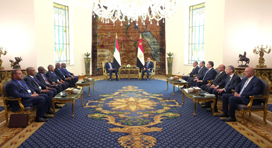الرئيس السيسي يستقبل البرهان (5)