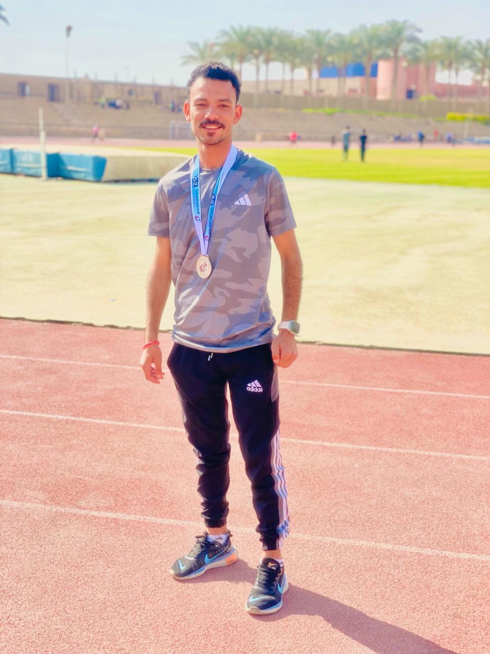 طلاب الجامعة (1)