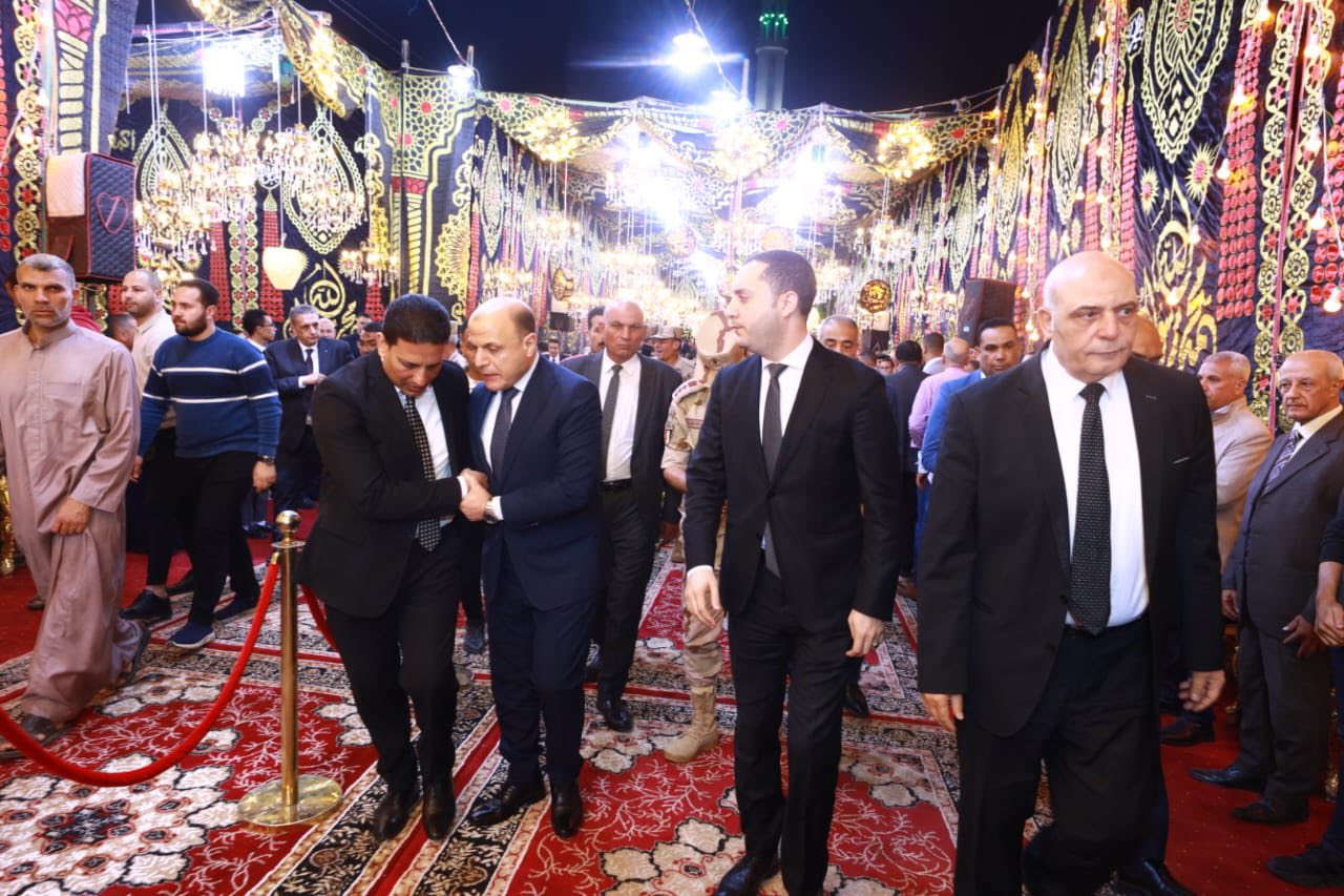 محافظ كفر الشيخ يقجم واحب العزاء محافظ كفر الشيخ يقجم واحب العزاء