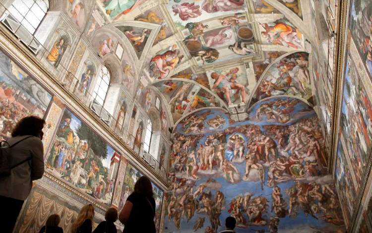 كنيسة سيستين فى متاحف الفاتيكان كنيسة سيستين فى متاحف الفاتيكان