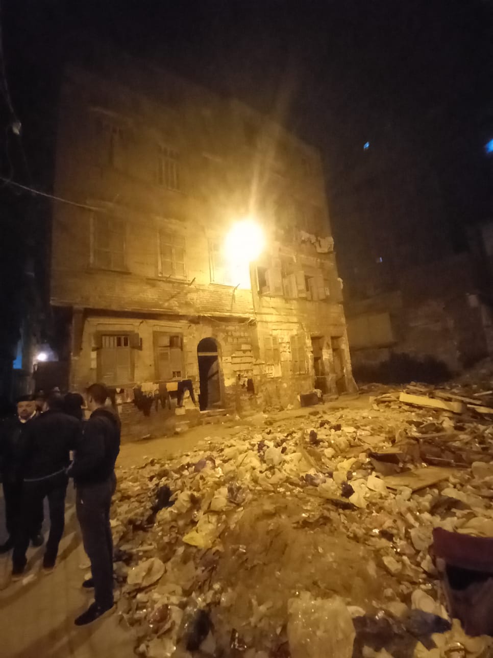 العقار المنهار (1)