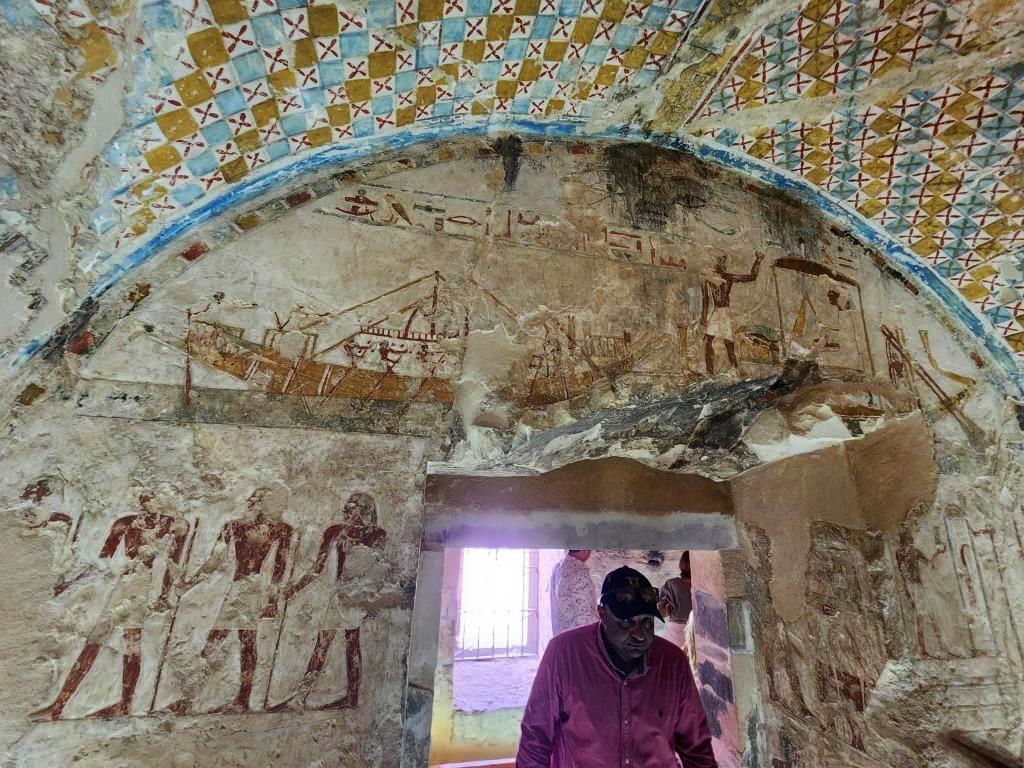 المقبرة تم إفتتاحها أمام الجمهور بعد 19 سنة من الإصلاح والترميم المقبرة تم إفتتاحها أمام الجمهور بعد 19 سنة من الإصلاح والترميم