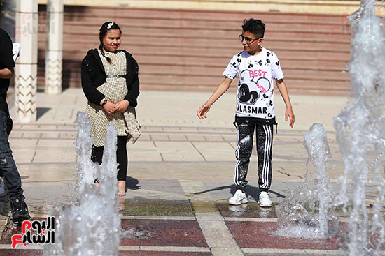 أماكن ترفيه ومظاهر خلابة.. حديقة الأزهر تستقبل زوارها (15)