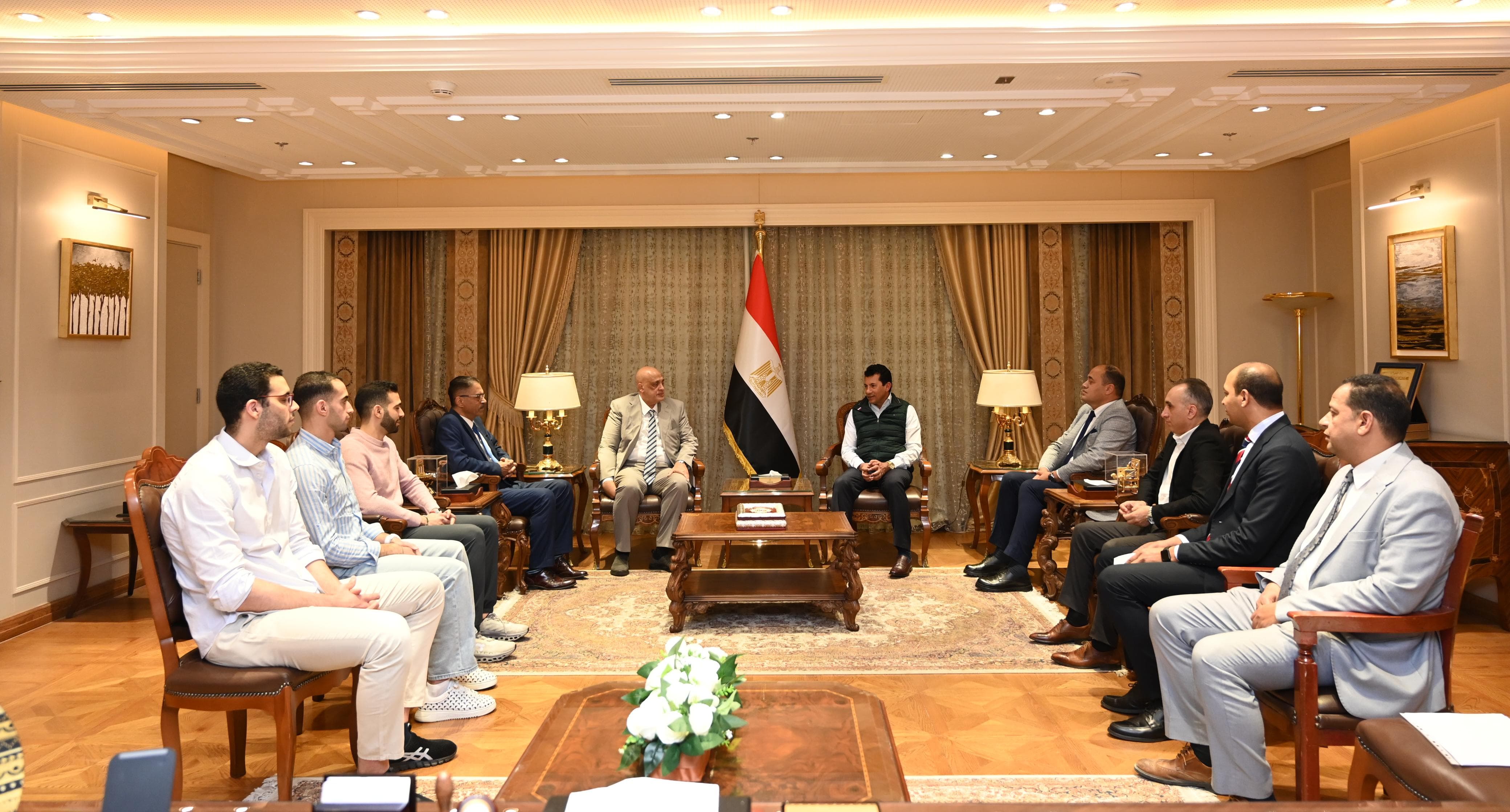 وزير الرياضة وزير الرياضة