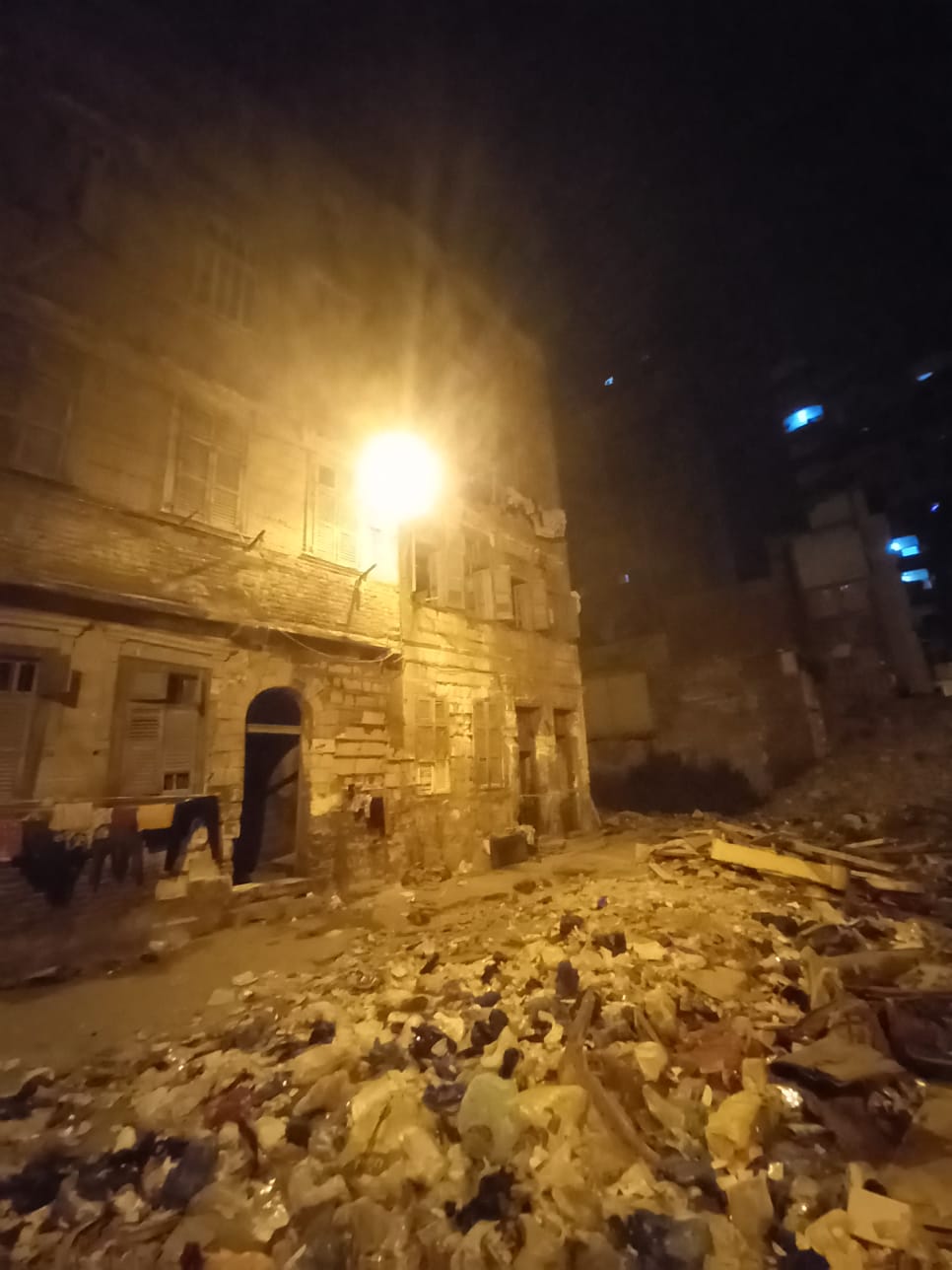 العقار المنهار (2)