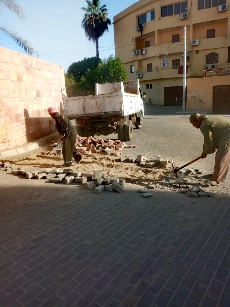 تركيب 60 متر مربع بلاط إنترلوك وحملات نظافة بمنطقة الممشى السياحي تركيب 60 متر مربع بلاط إنترلوك وحملات نظافة بمنطقة الممشى السياحي