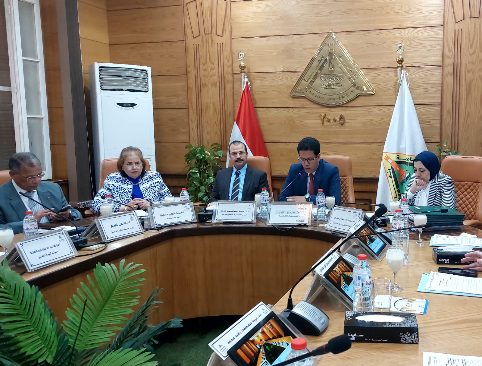 خلال اجتماع مجلس جامعة بنها