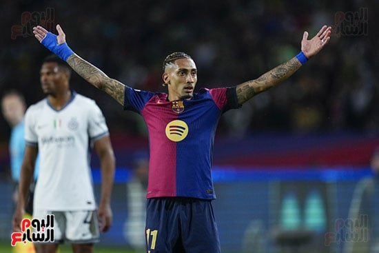 رافينيا لاعب برشلونة
