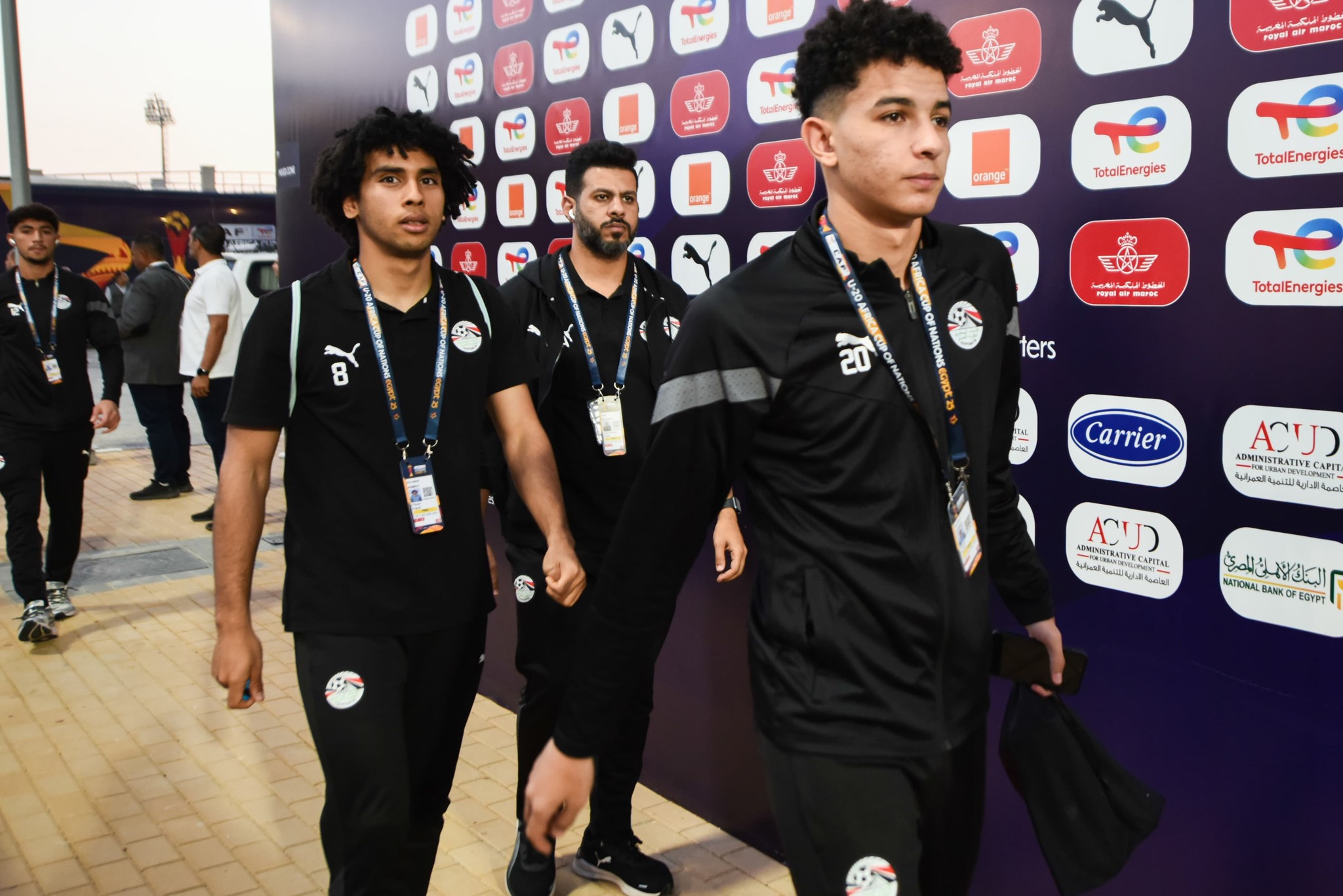  منتخب الشباب يصل استاد هيئة قناة السويس لمواجهة نظيره سيراليون (6)