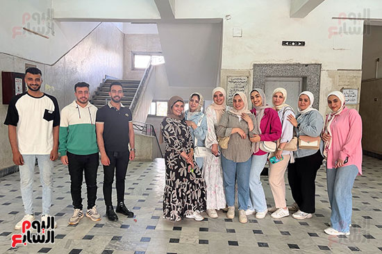 طلاب الفرقة الرابعة