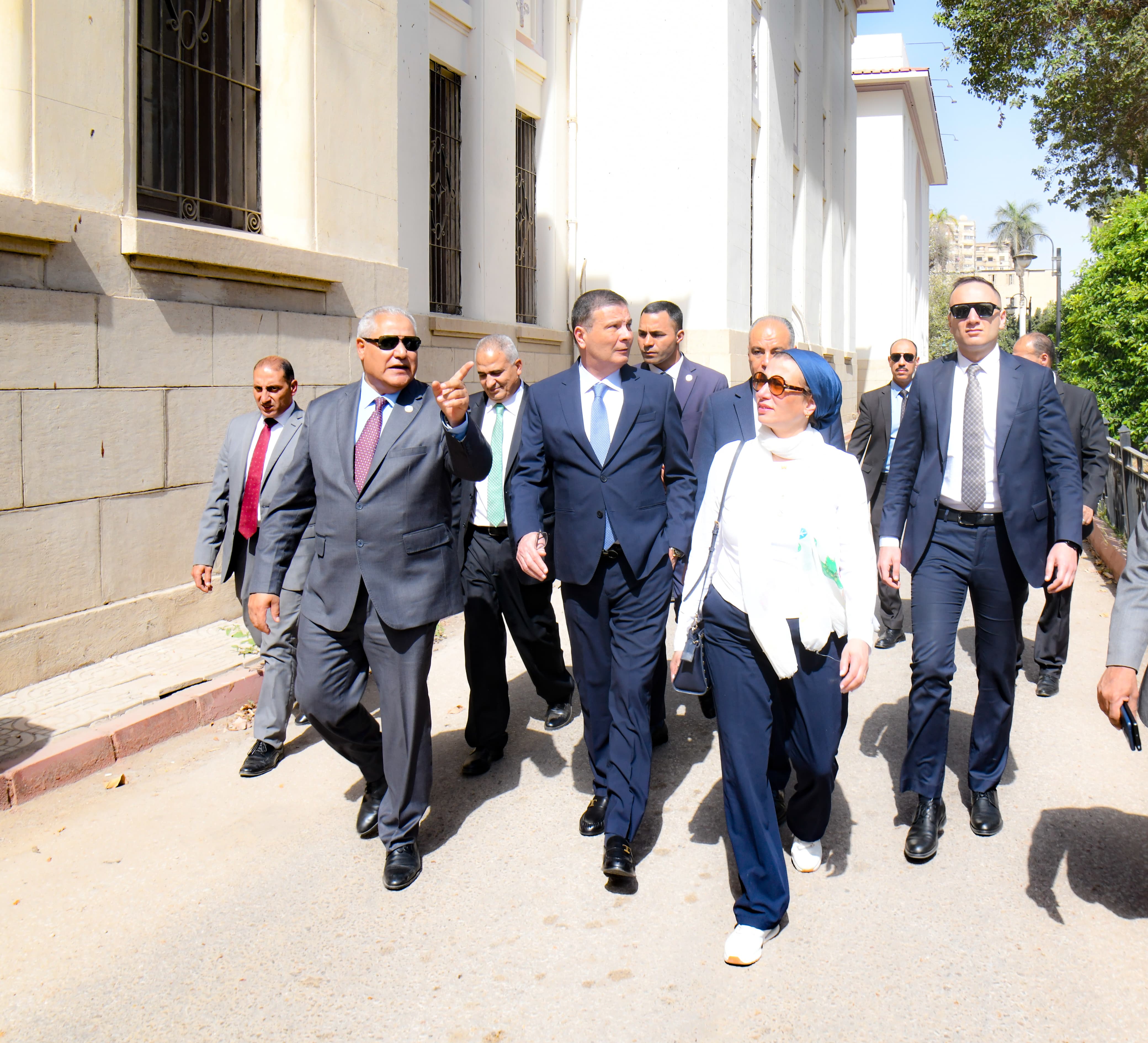 جولة وزيرة البيئة ووزير الزراعة