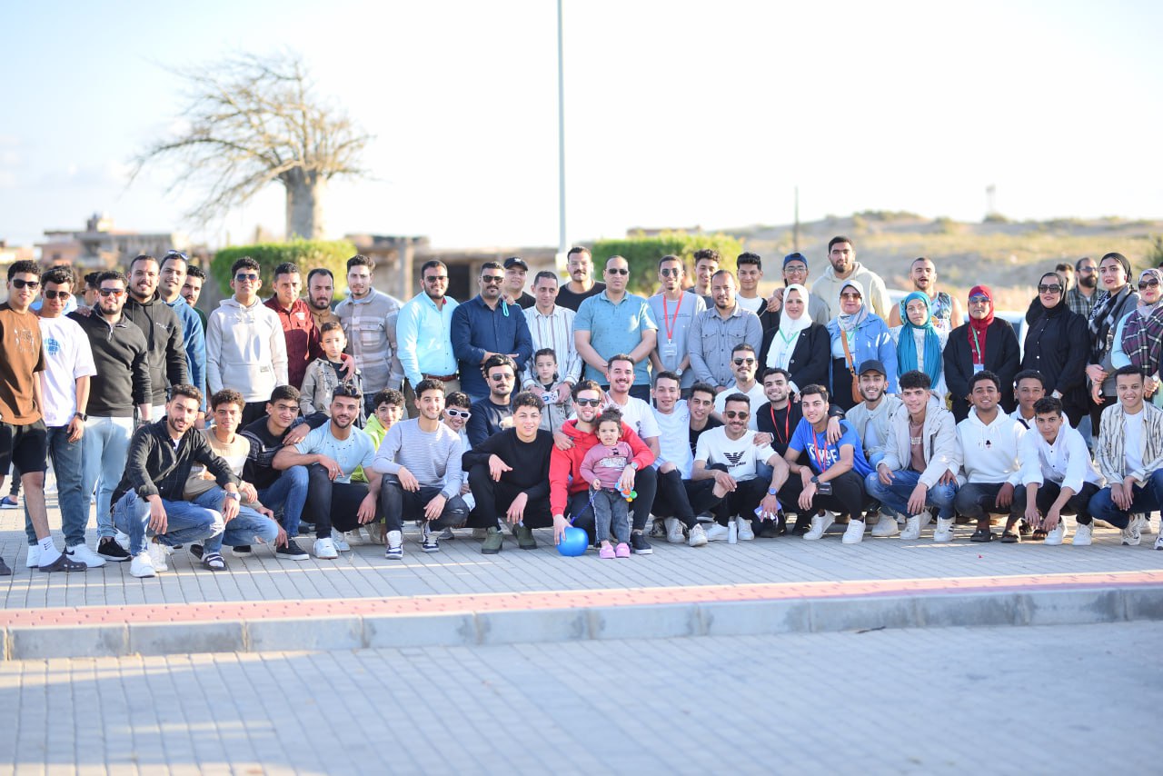 المشاركون في سباق السيارات المشاركون في سباق السيارات