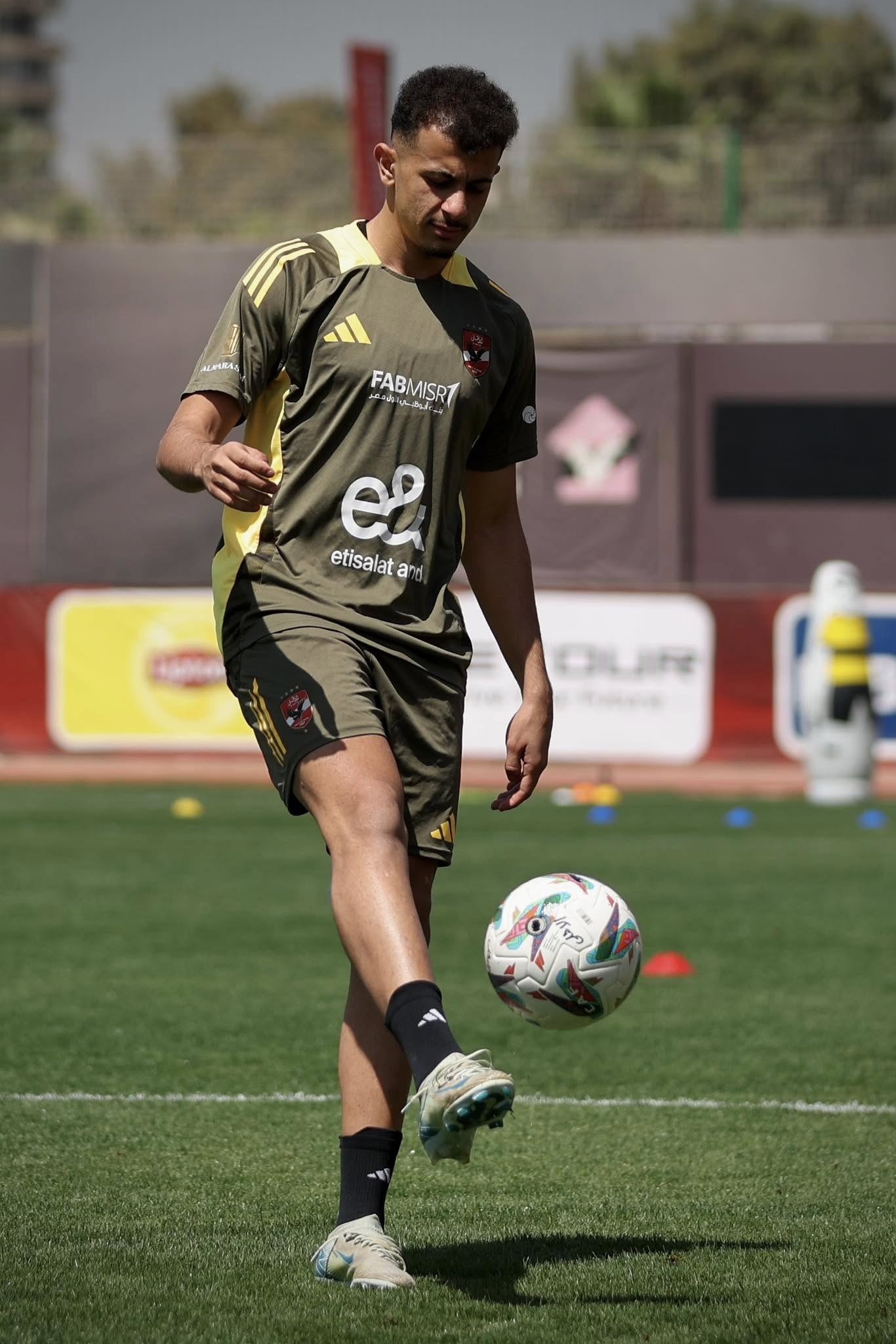 عمر الساعي من مران الأهلي عمر الساعي من مران الأهلي