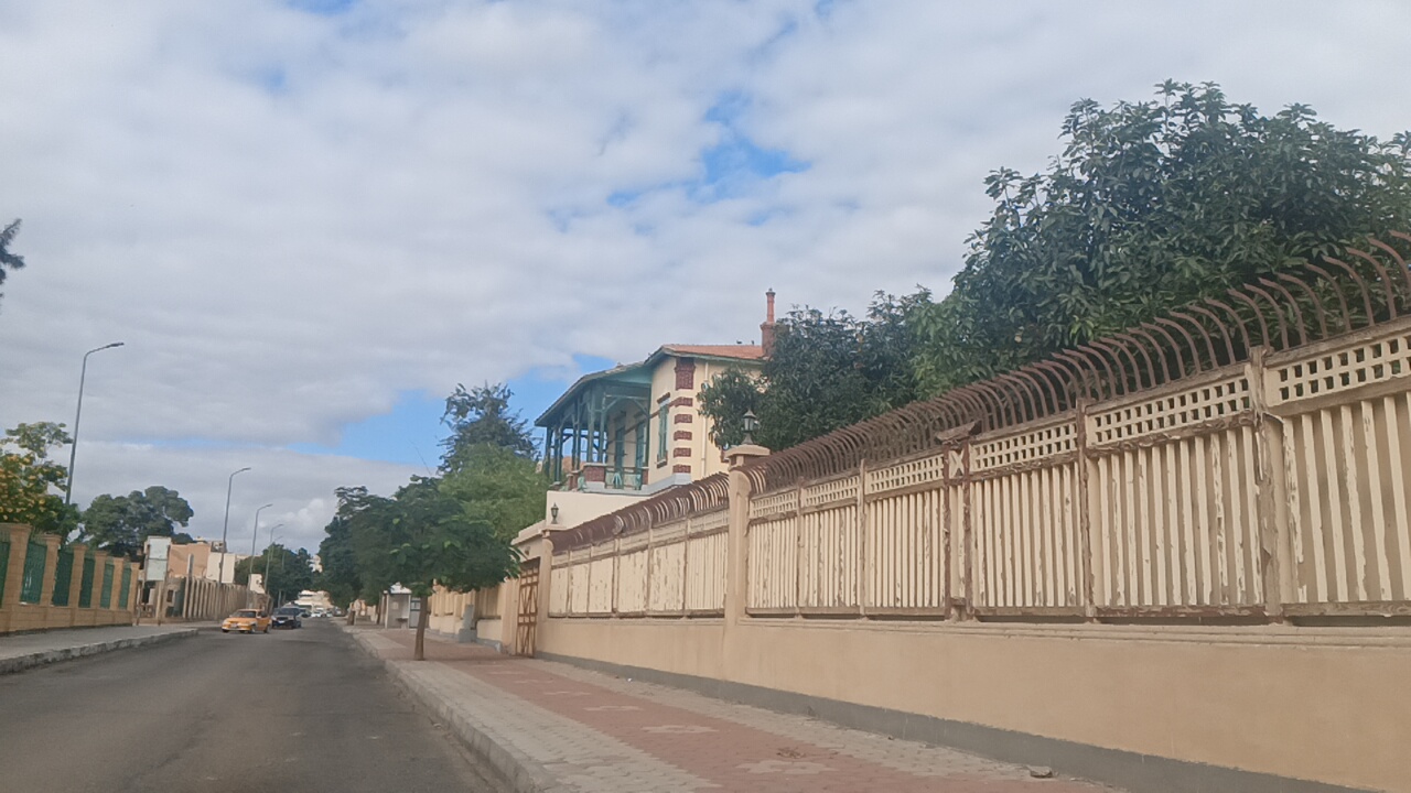 سور فيلا فى حى الإفرنج بالإسماعيلية 