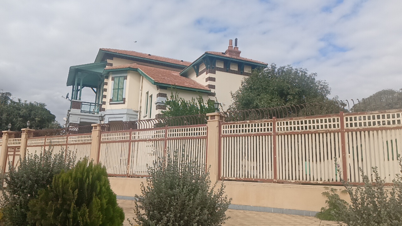 فيلا على الطراز الفرنسى 