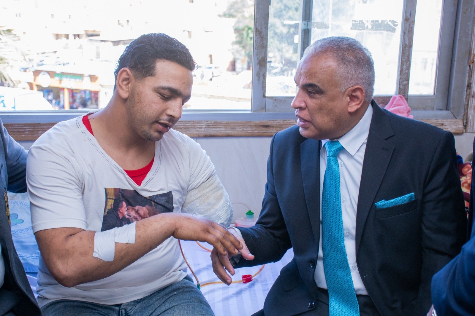 رئيس الجامعة يزور عامل سيرك طنطا