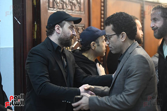 نضال الشافعى يستقبل العزاء فى زوجتة نضال الشافعى يستقبل العزاء فى زوجتة