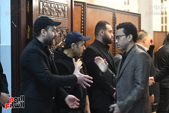 سامح حسين يقدم واجب العزاؤ سامح حسين يقدم واجب العزاؤ