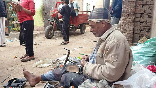 عم-سيدى-يصلح-الأحذية-داخل-القرى عم-سيدى-يصلح-الأحذية-داخل-القرى