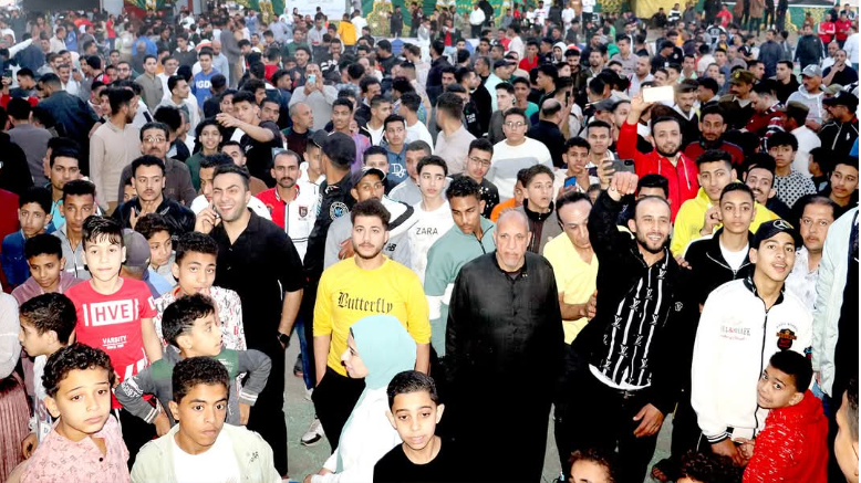 الجماهير في نهائي دورة المطرية