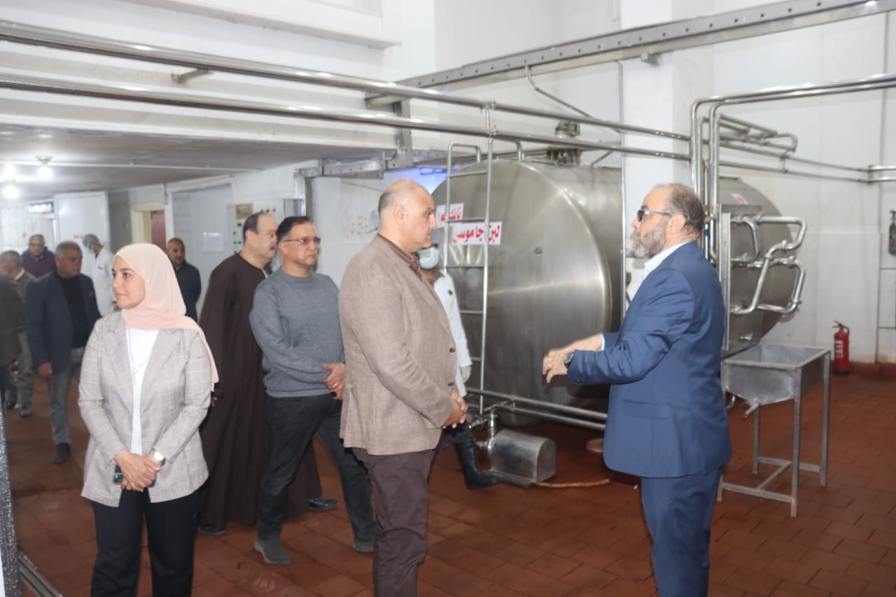 خلال الجولة بمراكز تجميع الألبان