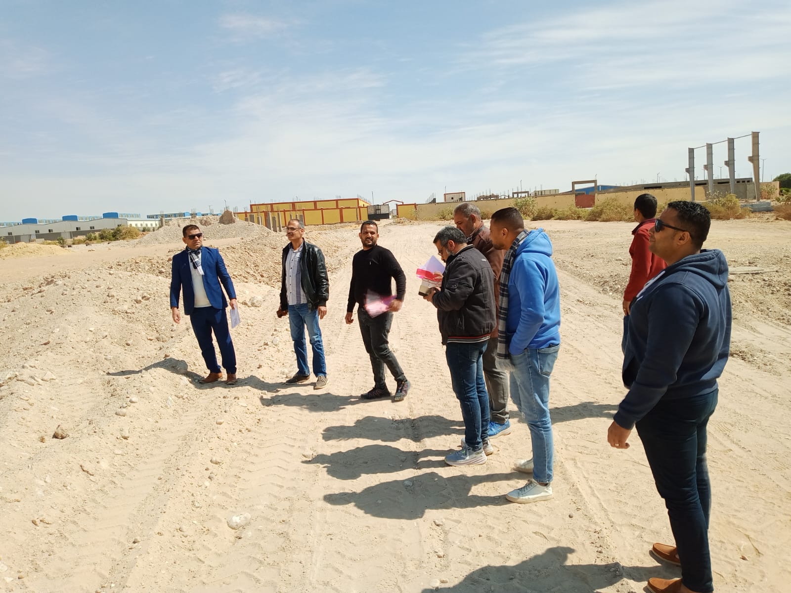 لجنة متابعة تجهيز أراضى المنطقة الصناعية للمستثمرين لجنة متابعة تجهيز أراضى المنطقة الصناعية للمستثمرين