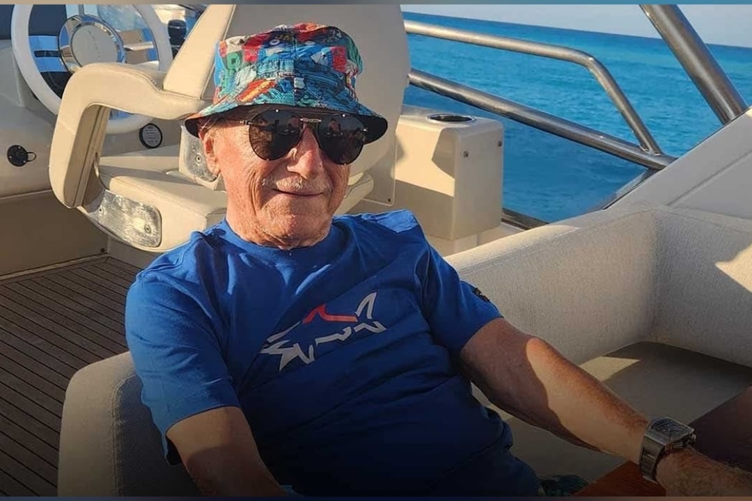 مشيل أحد داخل اليخت الخاص في الإسكندرية