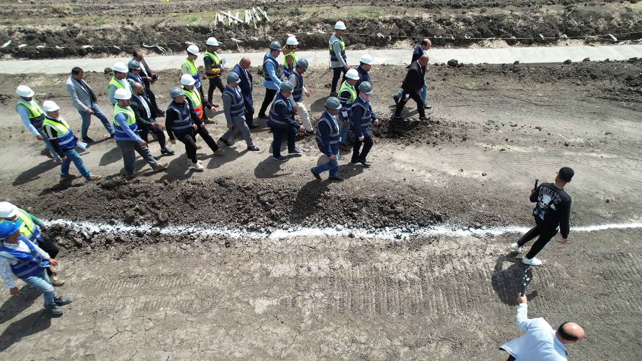 جانب من الجولة  بموقع مصنع التدور