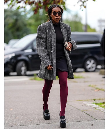 الجوارب باللون البرجاندي الجوارب باللون البرجاندي